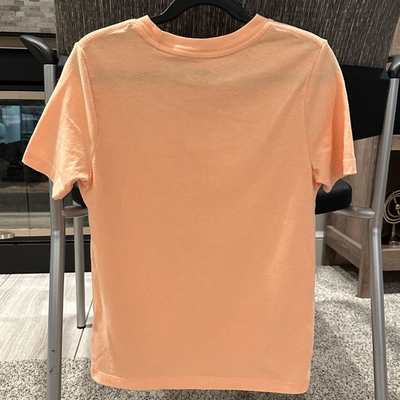 Old Navy short sleeve t-shirt - Picture 2 of 3